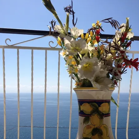 Fuoco D'amalfi Iazzetta 招待所 3*